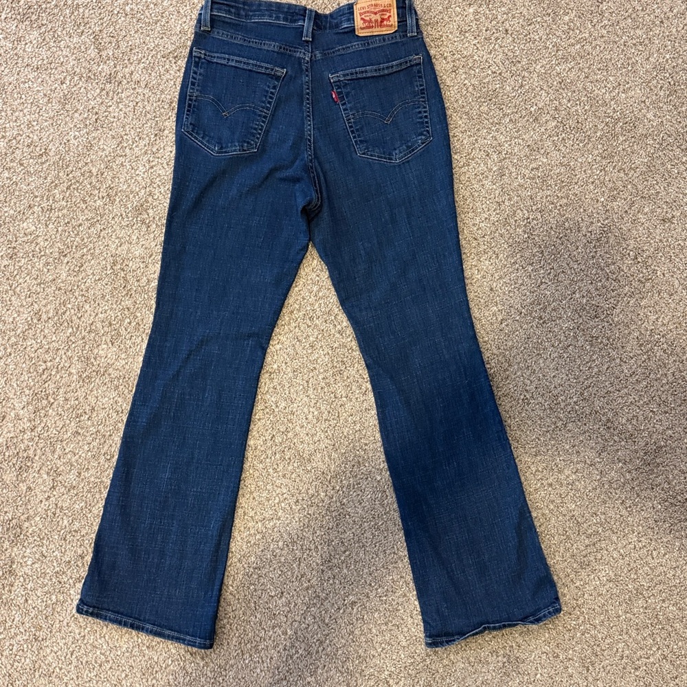 High Rise Bootcut Levi’s - Picture 2 of 4